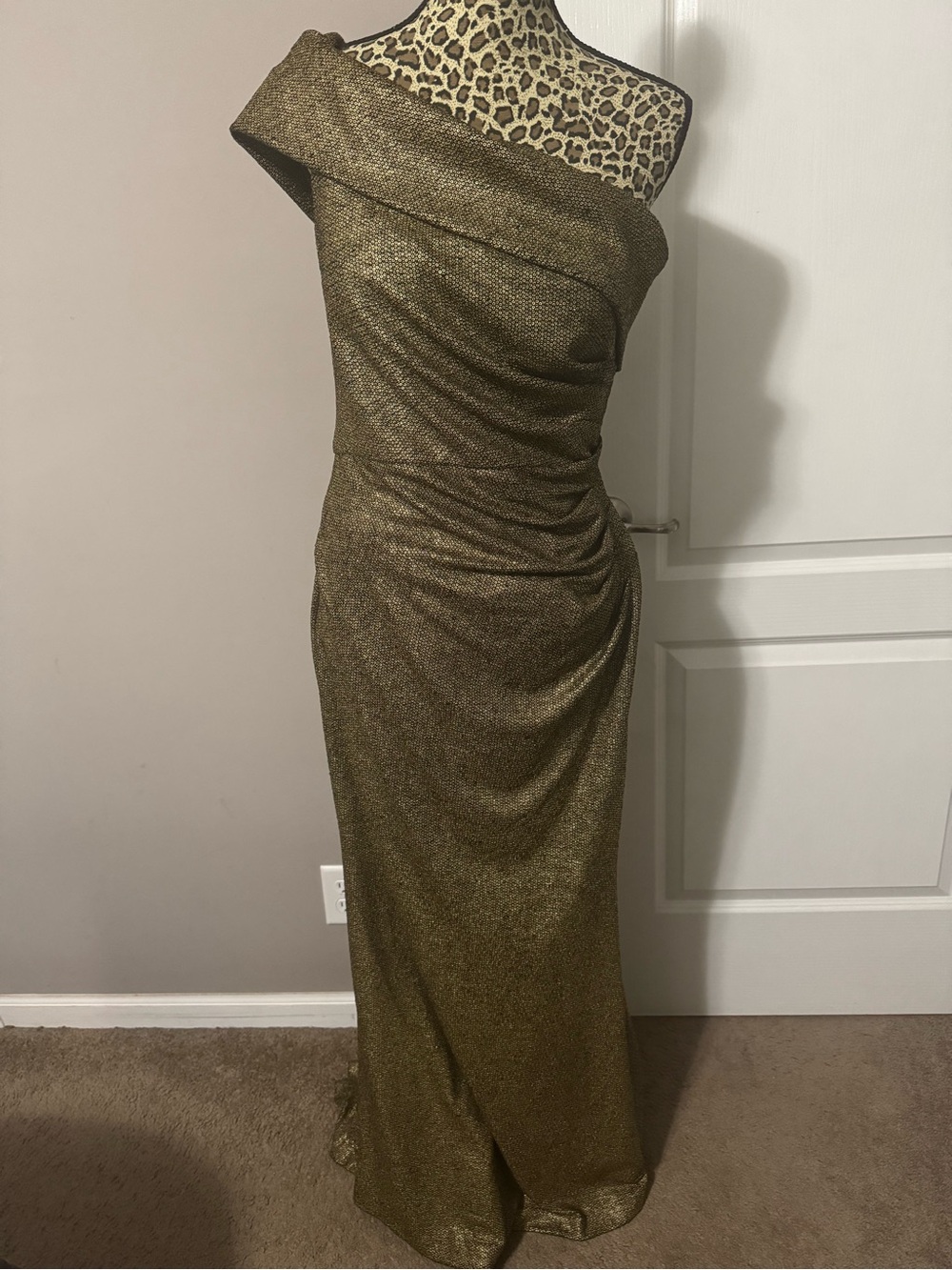 Elegant One-Shoulder Gold Evening Gown